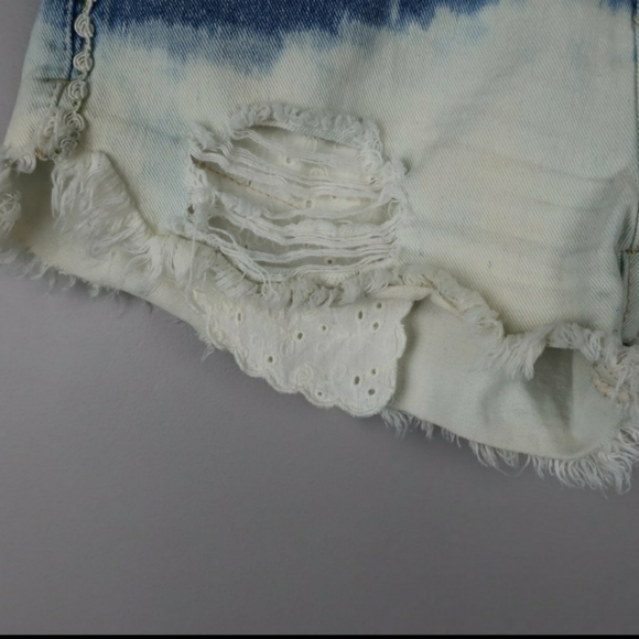 Free People Sz 24 Lowtide Eyelet  Denim Shorts - Picture 4 of 12
